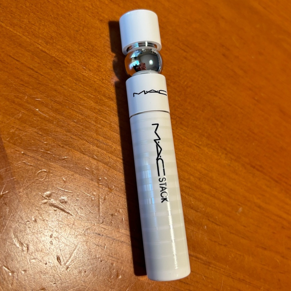 MAC Stack Legit Lift Lash Primer - Picture 5 of 16